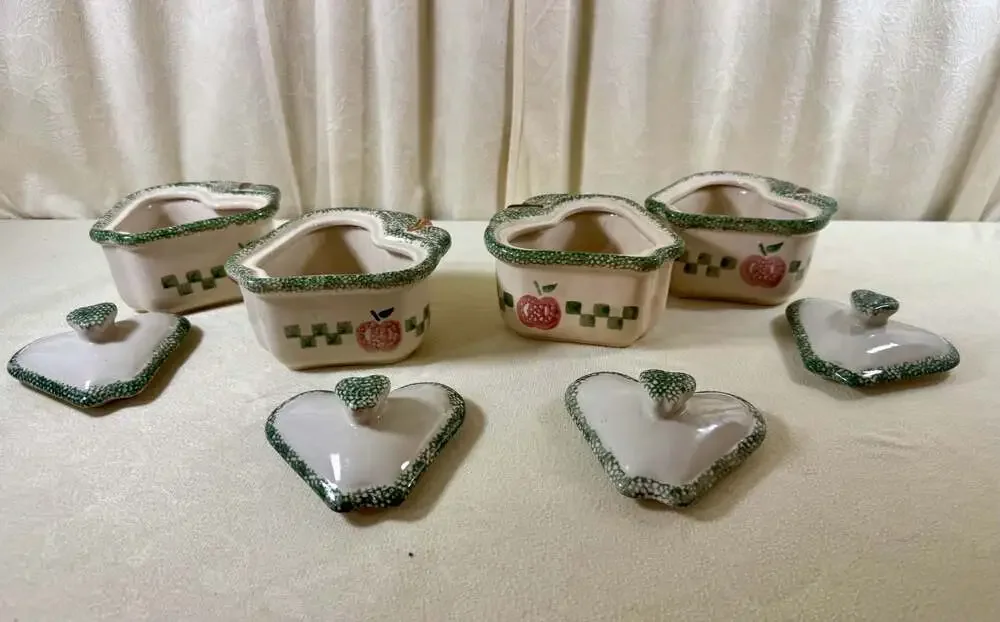 Vintage 1996 Teamson Apple Themed Heart-Shaped Ceramic Covered Bowls, Set of 4